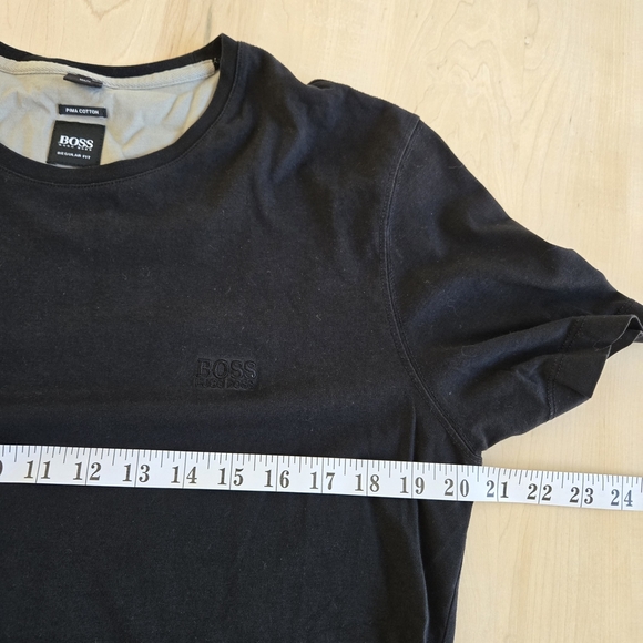 BOSS Men's Black T-Shirt - Picture 7 of 9